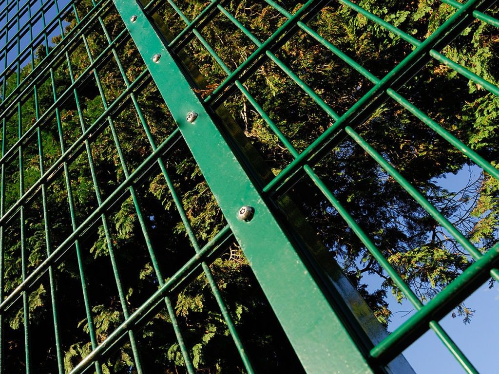 benefits of weld mesh fencing