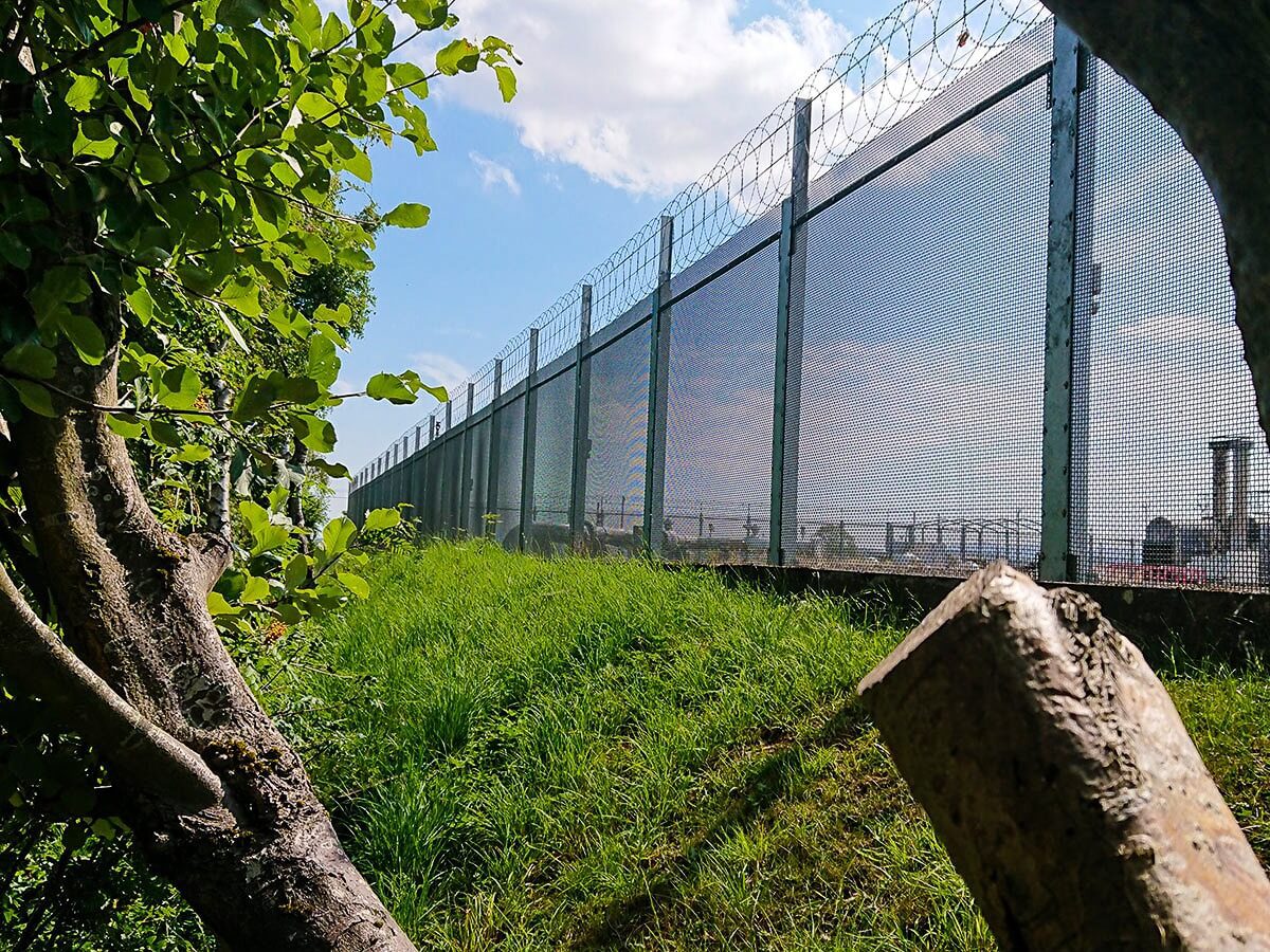 ArmaWeave CPNI Approved Fencing System High Security Fencing