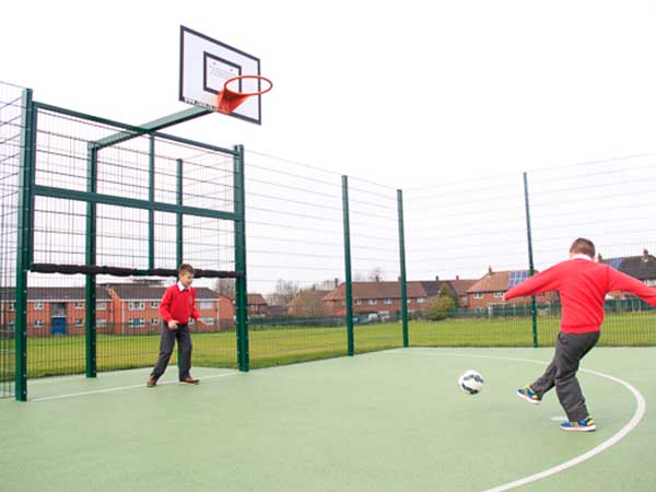 MUGA Noise Reduction Fencing