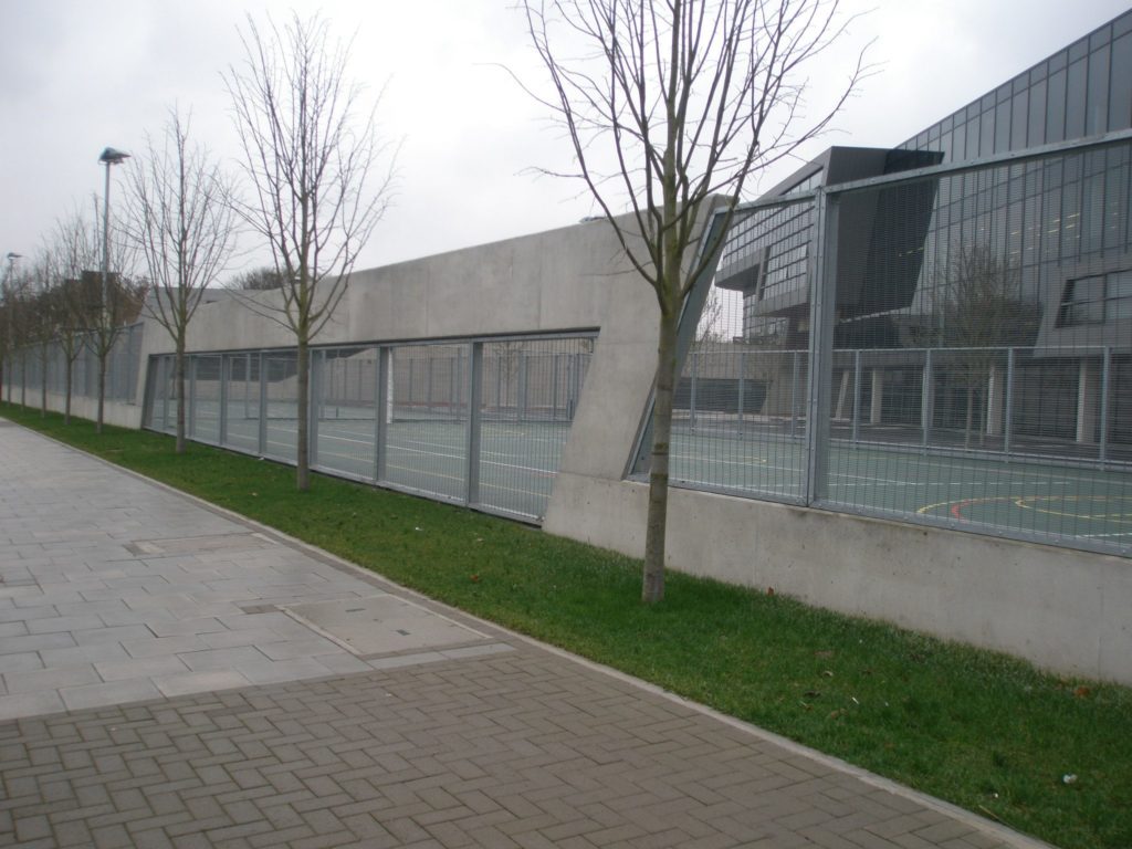 Mesh fencing advantages