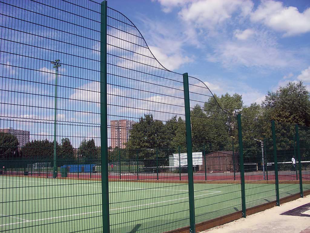 Transitional Panels Gradual Reduction in Fence Height