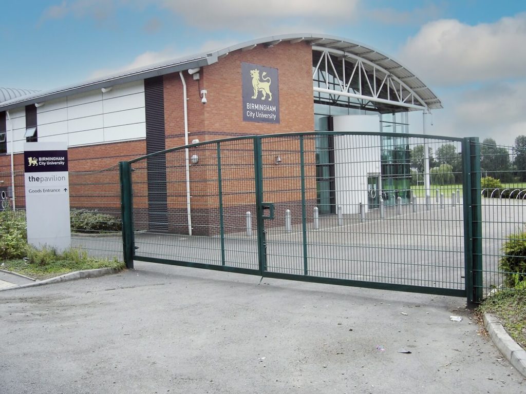 Twin Wire Vehicle Gate Duo Clad
